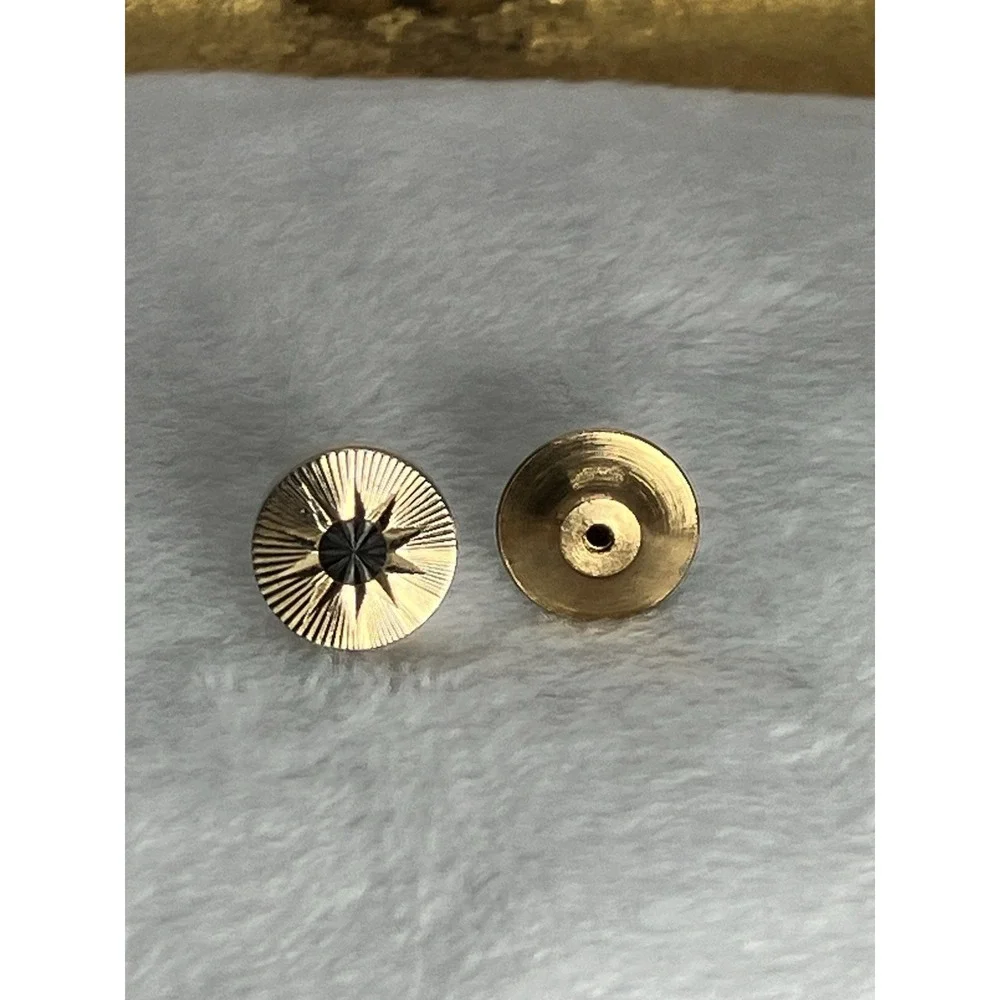 The Unbranded Brand vintage gold